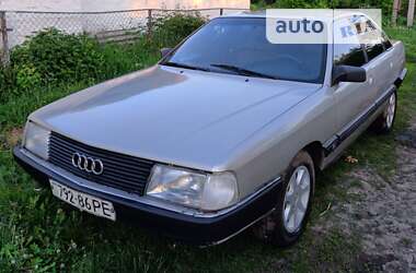 Седан Audi 100 1988 в Бердичеві
