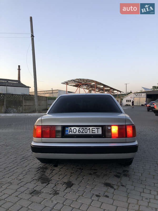 Седан Audi 100 1991 в Мукачево