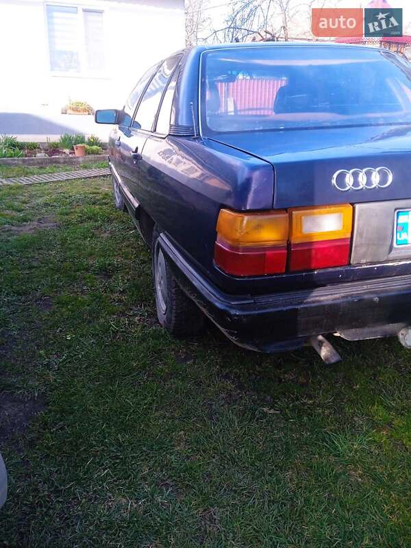 Седан Audi 100 1986 в Івано-Франківську
