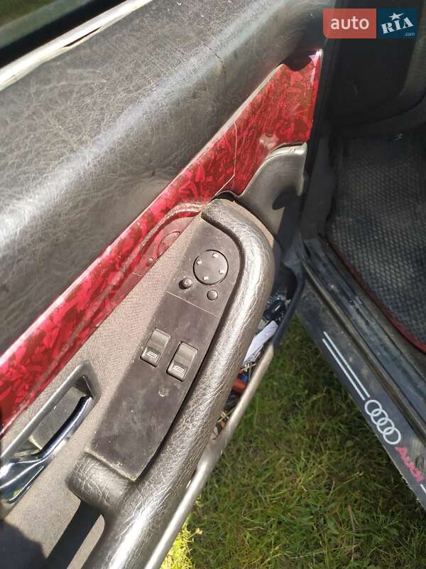 Седан Audi 100 1990 в Ровно