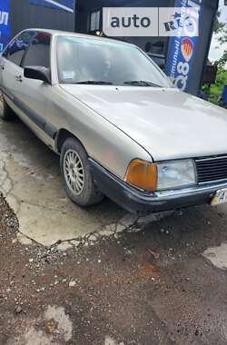 Седан Audi 100 1988 в Луцке