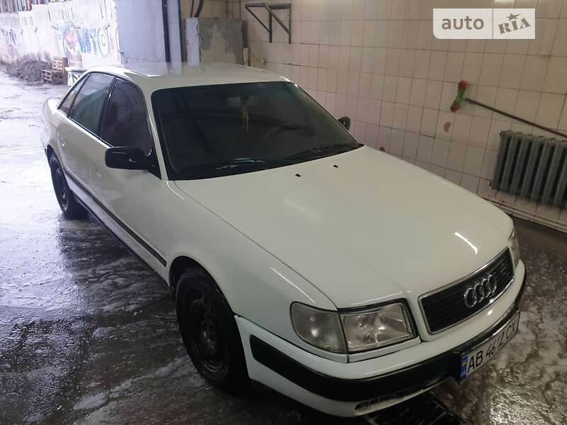 Седан Audi 100 1993 в Виннице