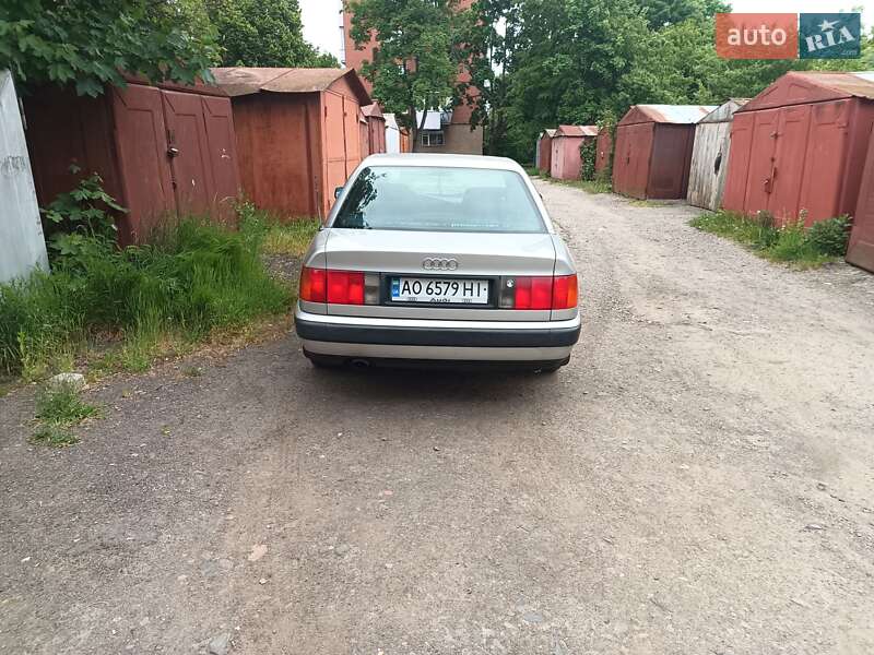 Седан Audi 100 1992 в Знаменовке