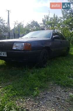 Седан Audi 100 1986 в Перечине