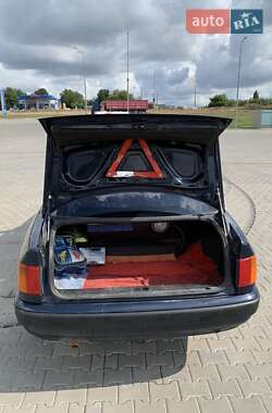 Седан Audi 100 1991 в Горохові