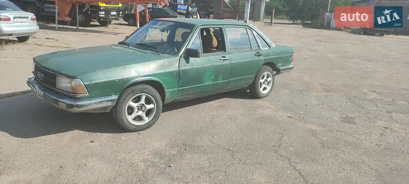 Седан Audi 100 1981 в Черняхове