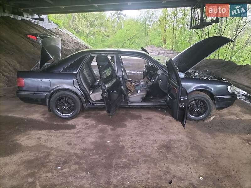 Седан Audi 100 1992 в Василькові