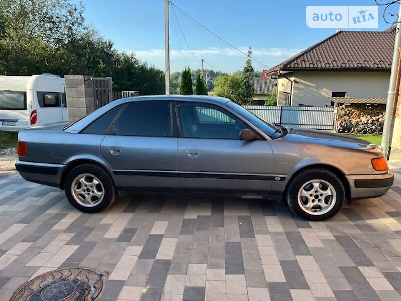 Седан Audi 100 1992 в Львове