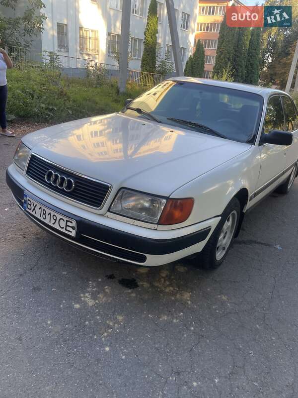 Седан Audi 100 1993 в Хмельницком