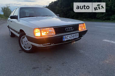 Седан Audi 100 1986 в Володимир-Волинському