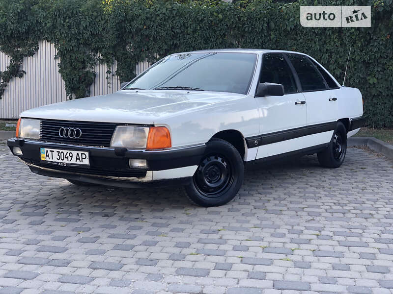 Седан Audi 100 1983 в Івано-Франківську