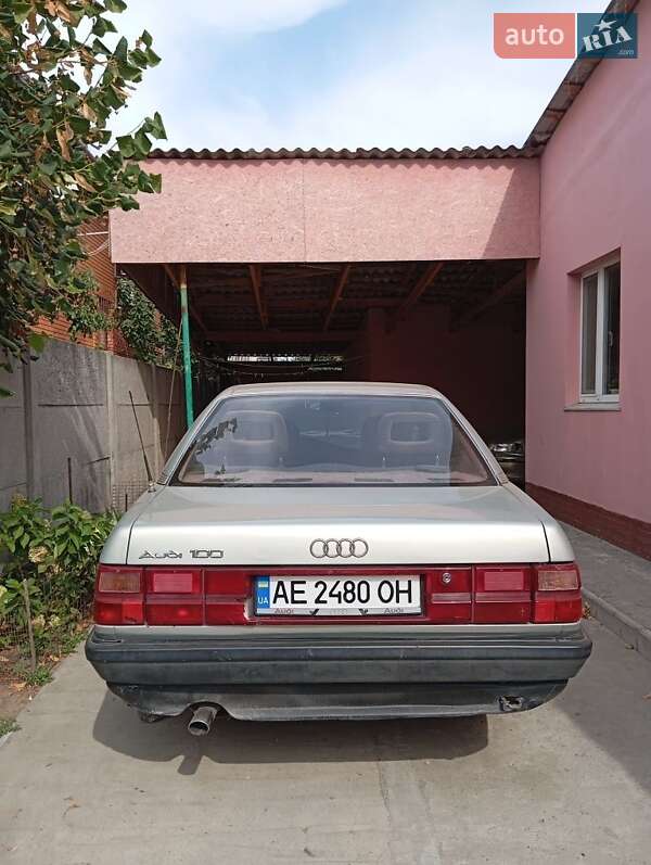 Седан Audi 100 1988 в Дніпрі