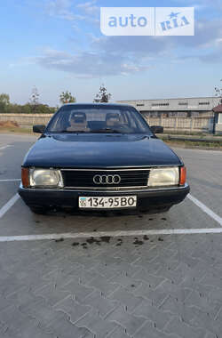 Седан Audi 100 1986 в Луцке