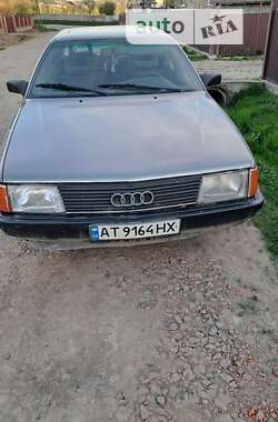 Седан Audi 100 1989 в Отинії