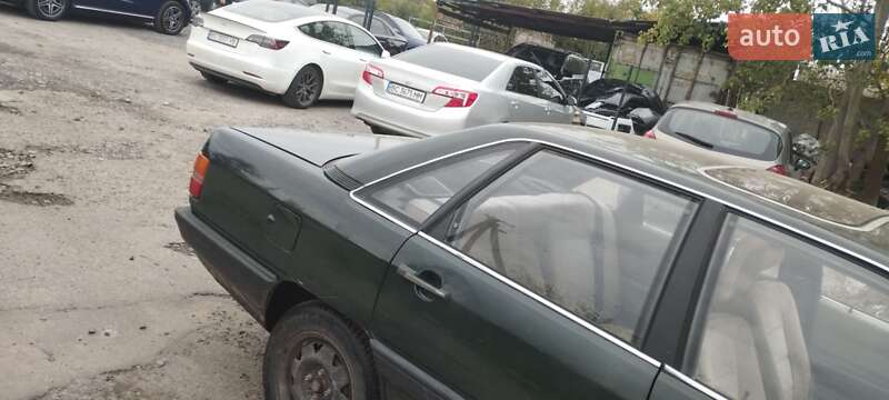Седан Audi 100 1986 в Львове