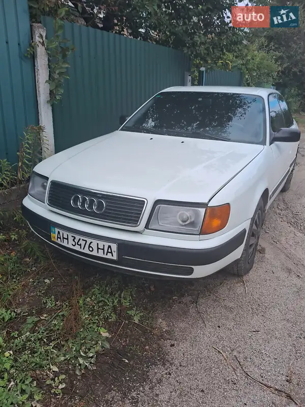 Audi 100