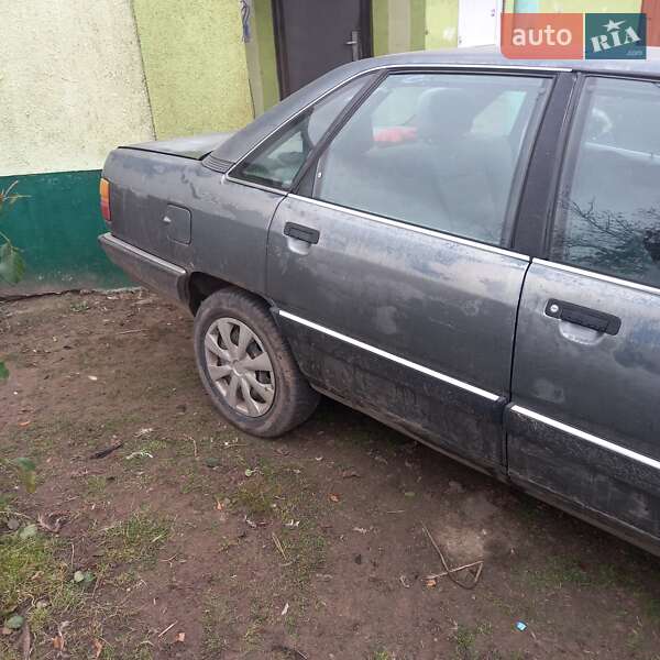 Седан Audi 100 1990 в Ровно