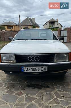 Седан Audi 100 1986 в Виноградові