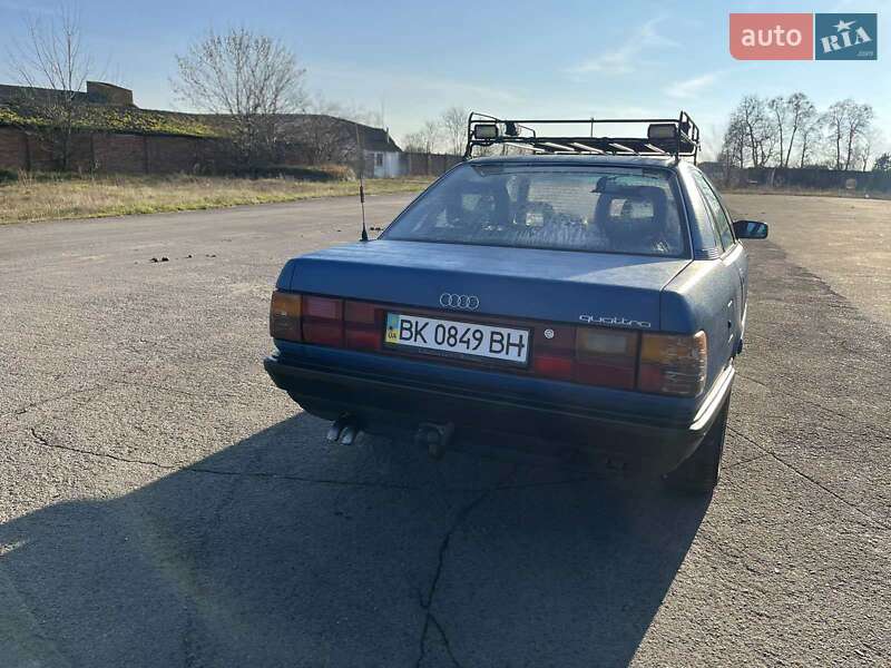 Седан Audi 100 1989 в Ровно