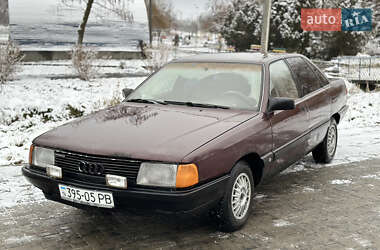 Седан Audi 100 1988 в Ровно