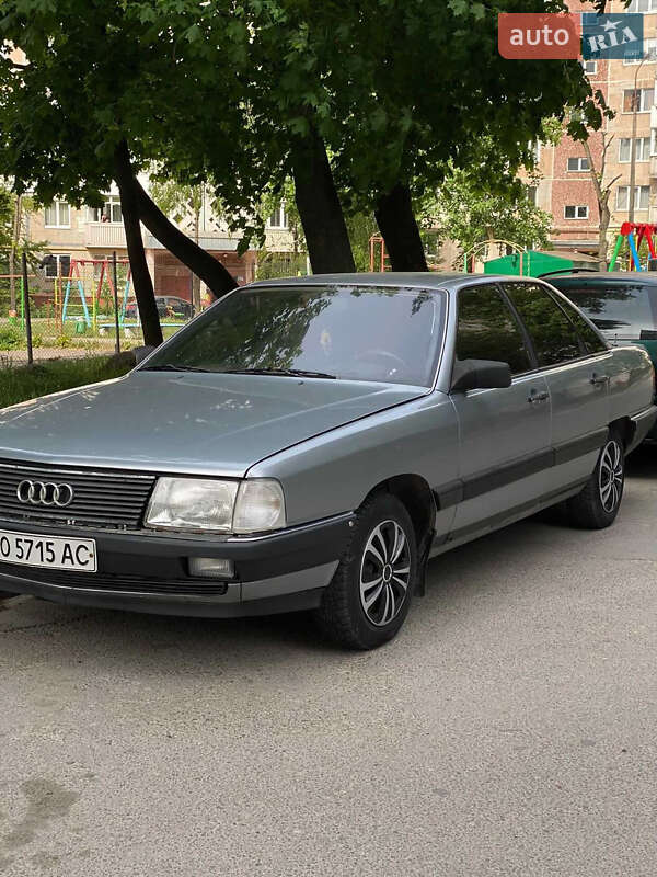 Audi 100 1983