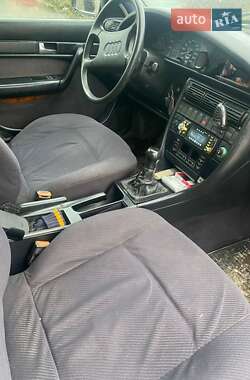 Седан Audi 100 1992 в Кельменцях