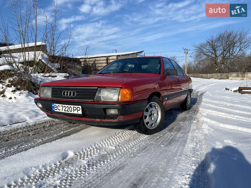 Седан Audi 100 1988 в Львові