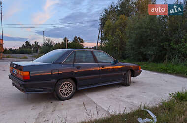 Седан Audi 100 1988 в 