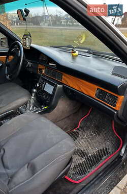 Седан Audi 100 1988 в 