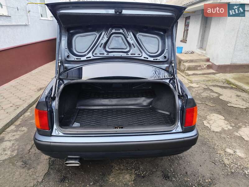 Седан Audi 100 1991 в Красилове