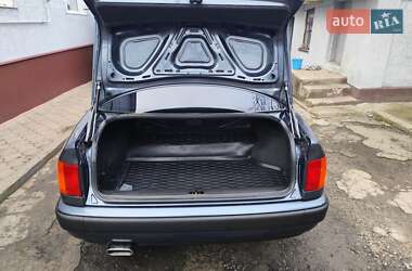 Седан Audi 100 1991 в 