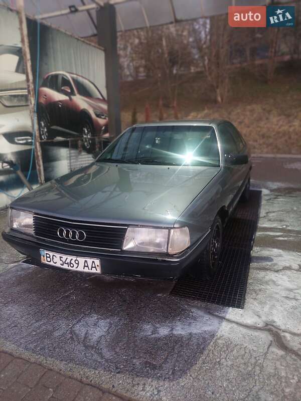 Седан Audi 100 1990 в Львове