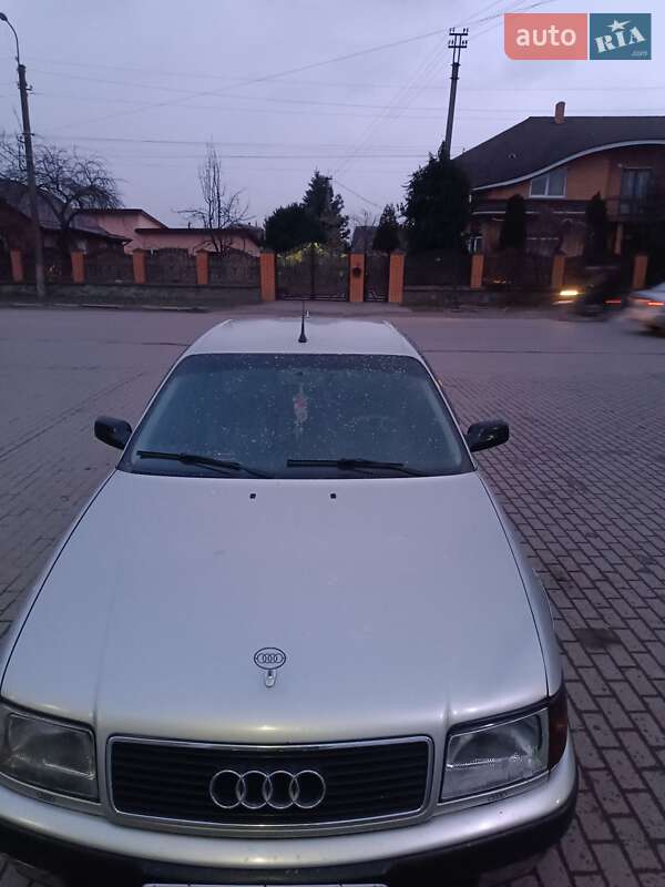 Седан Audi 100 1993 в Полонном