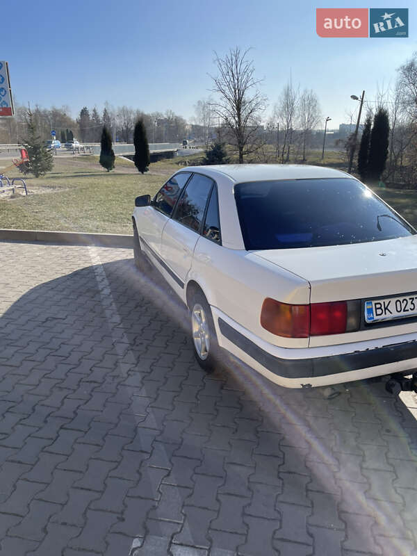 Седан Audi 100 1993 в Дубно