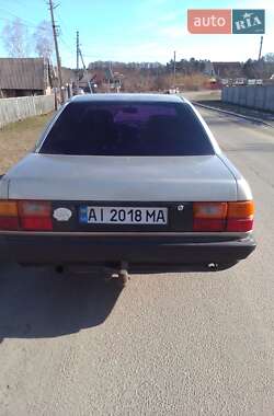 Седан Audi 100 1989 в Тараще
