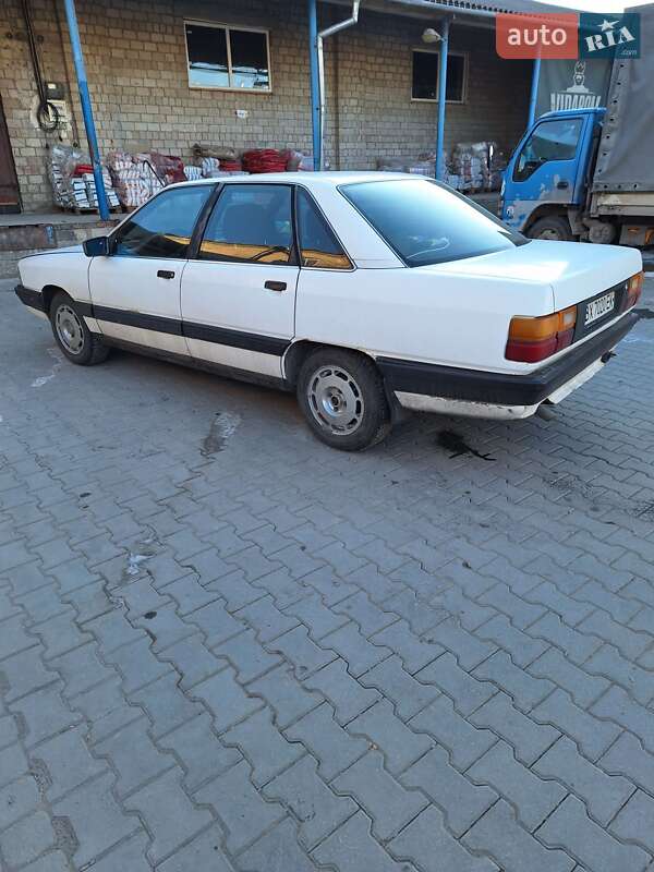 Седан Audi 100 1988 в Хмельницком
