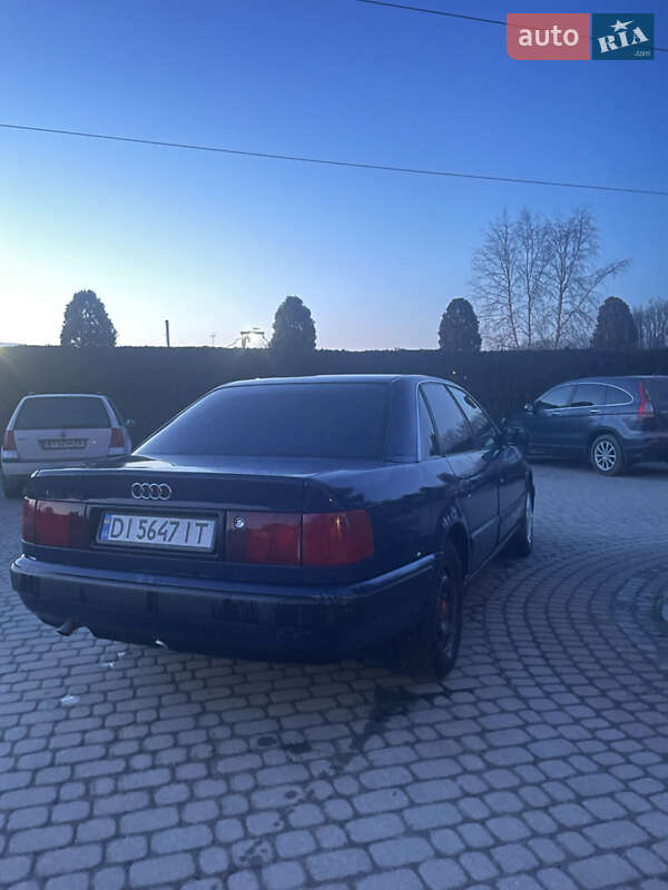 Седан Audi 100 1991 в Долине