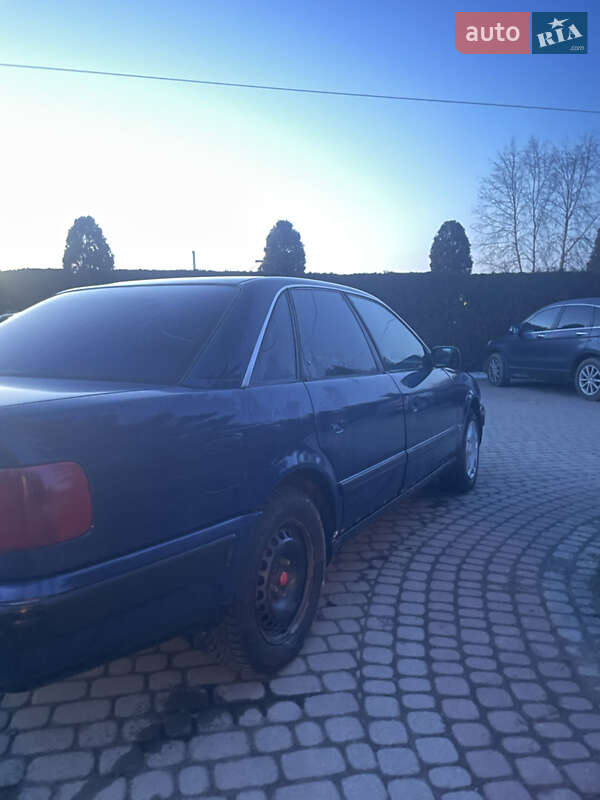 Седан Audi 100 1991 в Долине