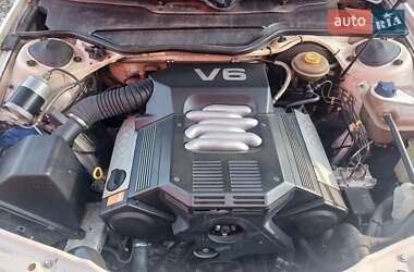 Седан Audi 100 1993 в 