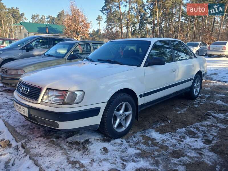 Седан Audi 100 1993 в Обухове