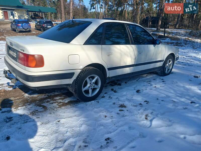 Седан Audi 100 1993 в Обухове