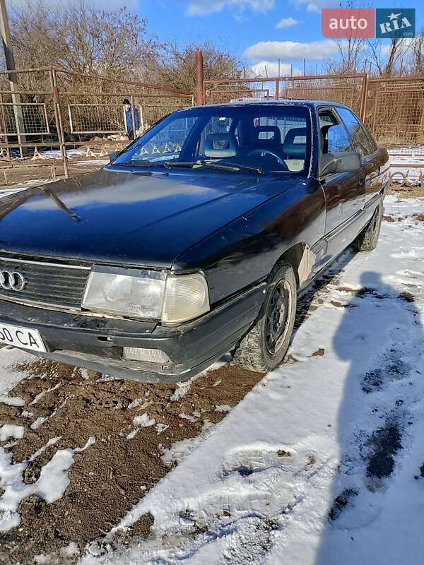 Седан Audi 100 1988 в Чорткове