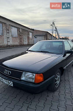 Седан Audi 100 1990 в Нововолынске