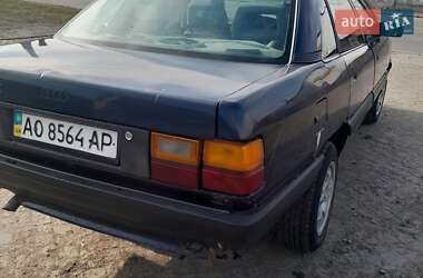 Седан Audi 100 1988 в Мукачевому