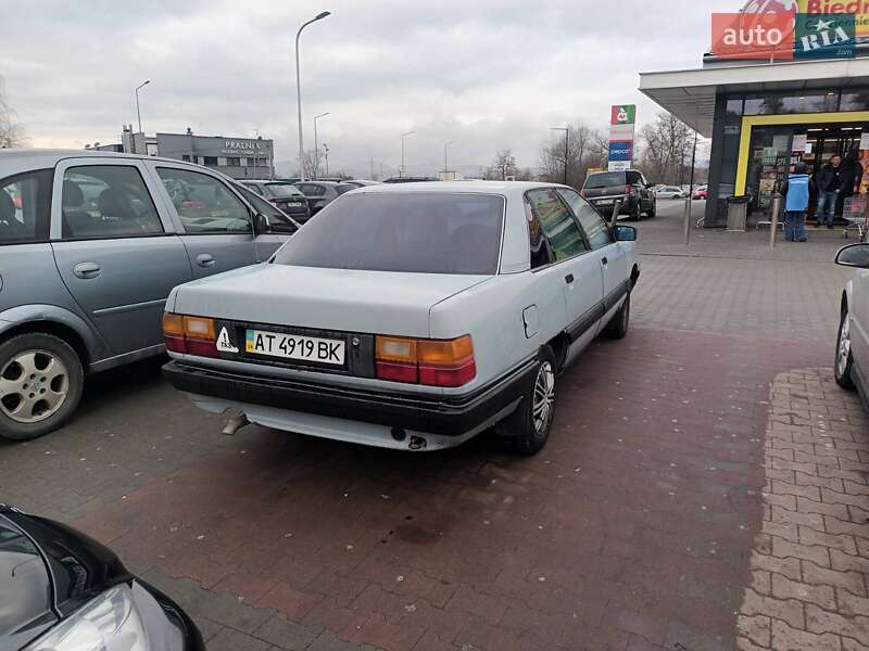 Седан Audi 100 1989 в Ивано-Франковске