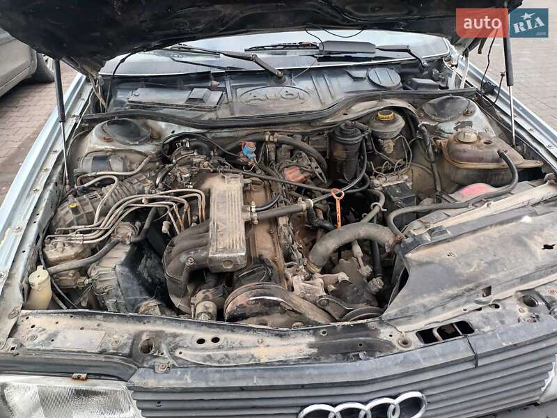 Седан Audi 100 1989 в Ивано-Франковске