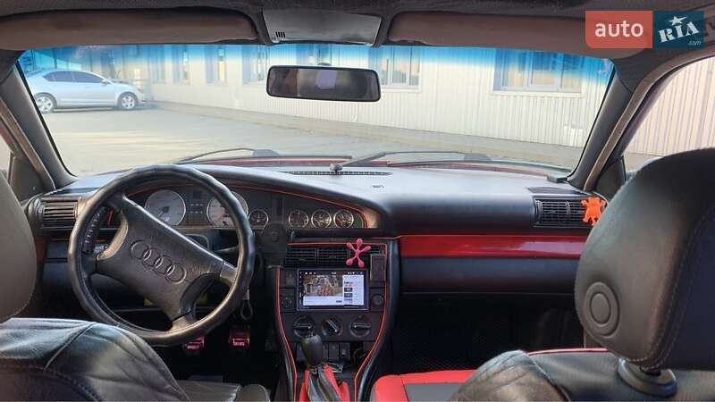 Седан Audi 100 1992 в Мукачево