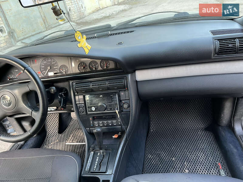 Седан Audi 100 1993 в 