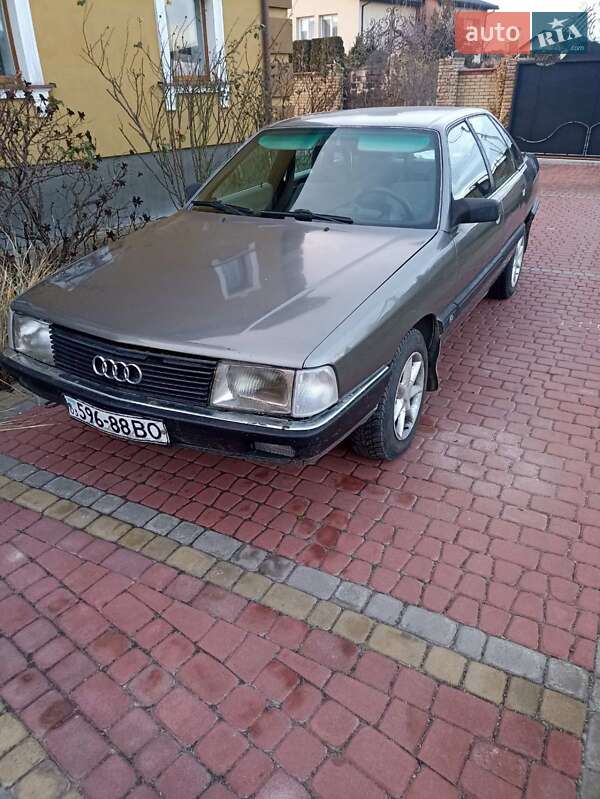 Седан Audi 100 1987 в 
