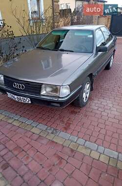 Седан Audi 100 1987 в 